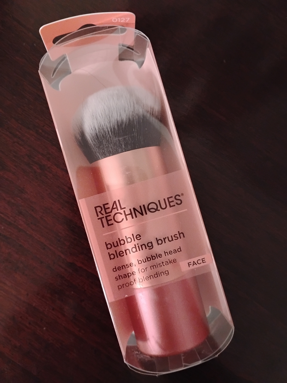 Real Techniques Bubble Blending Brush in Pink and White